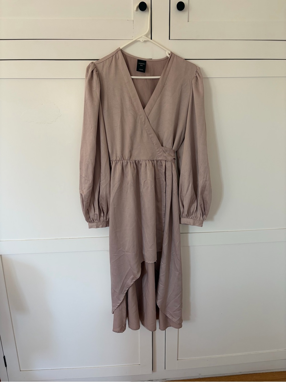 Express Champaigne Mauve Pink Silky Wrap Long Sleeve High Low Dress Size M/L